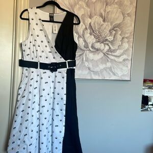 Her Universe Star Wars Symbol Black and White Sleeveless Dress Sz XL